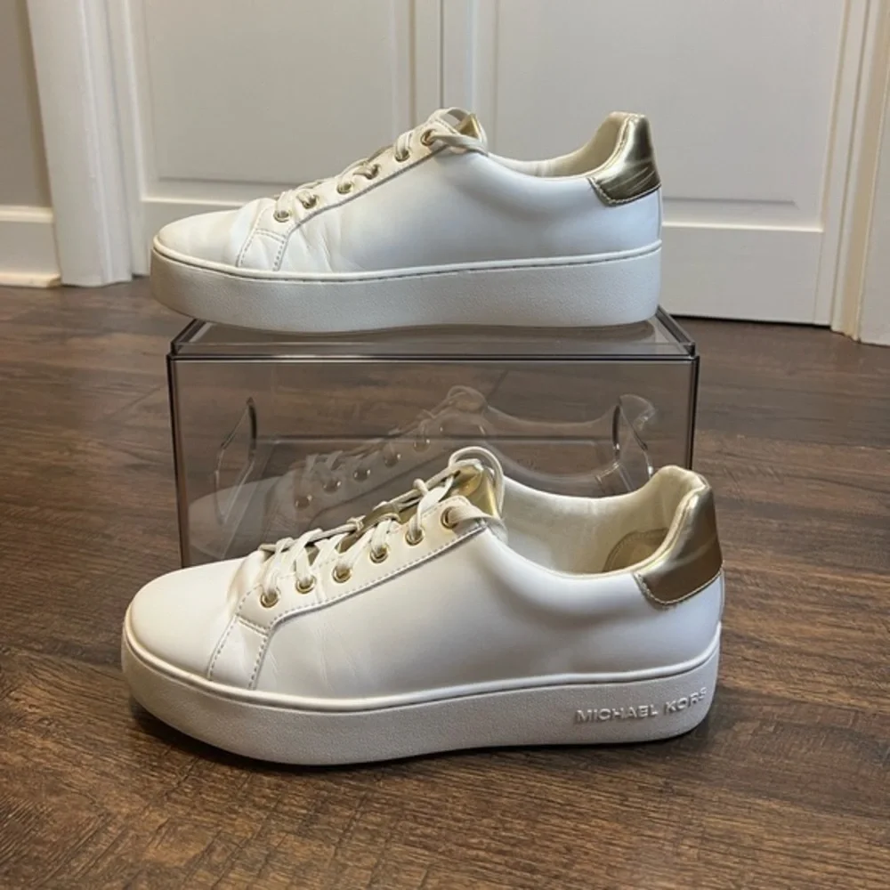 Michael Kors Poppy Metallic Trim Sneakers Size Women’s 8 Color White And Gold